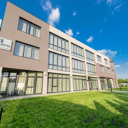 Stark Hotel Orgiejów Zewnętrze zdjęcie