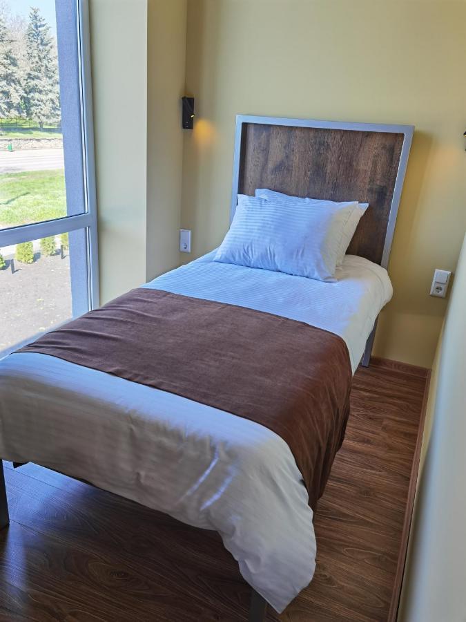 Stark Hotel Orgiejów Zewnętrze zdjęcie