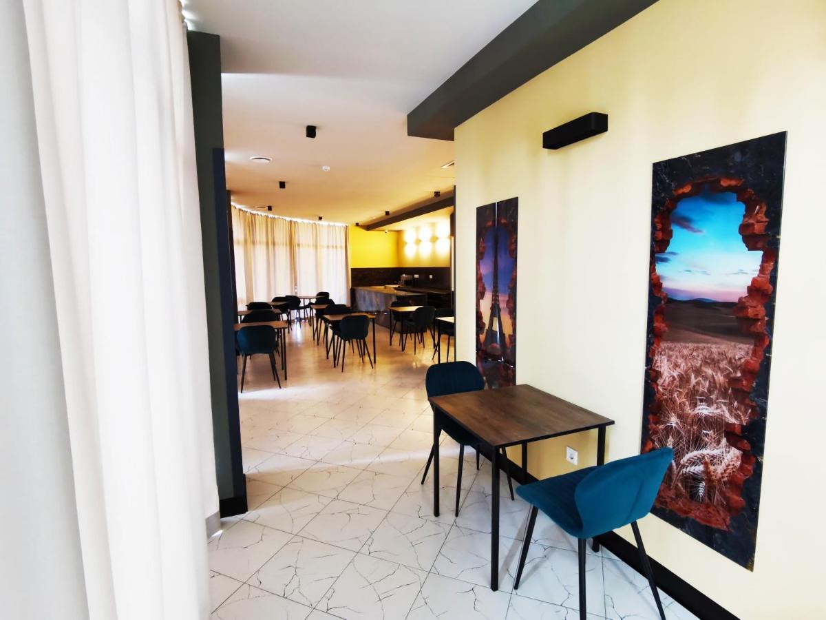 Stark Hotel Orgiejów Zewnętrze zdjęcie