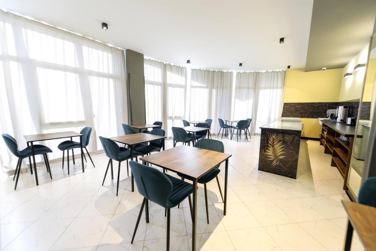 Stark Hotel Orgiejów Zewnętrze zdjęcie